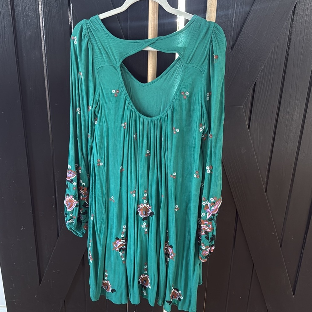 Free people - Picture 2 of 2